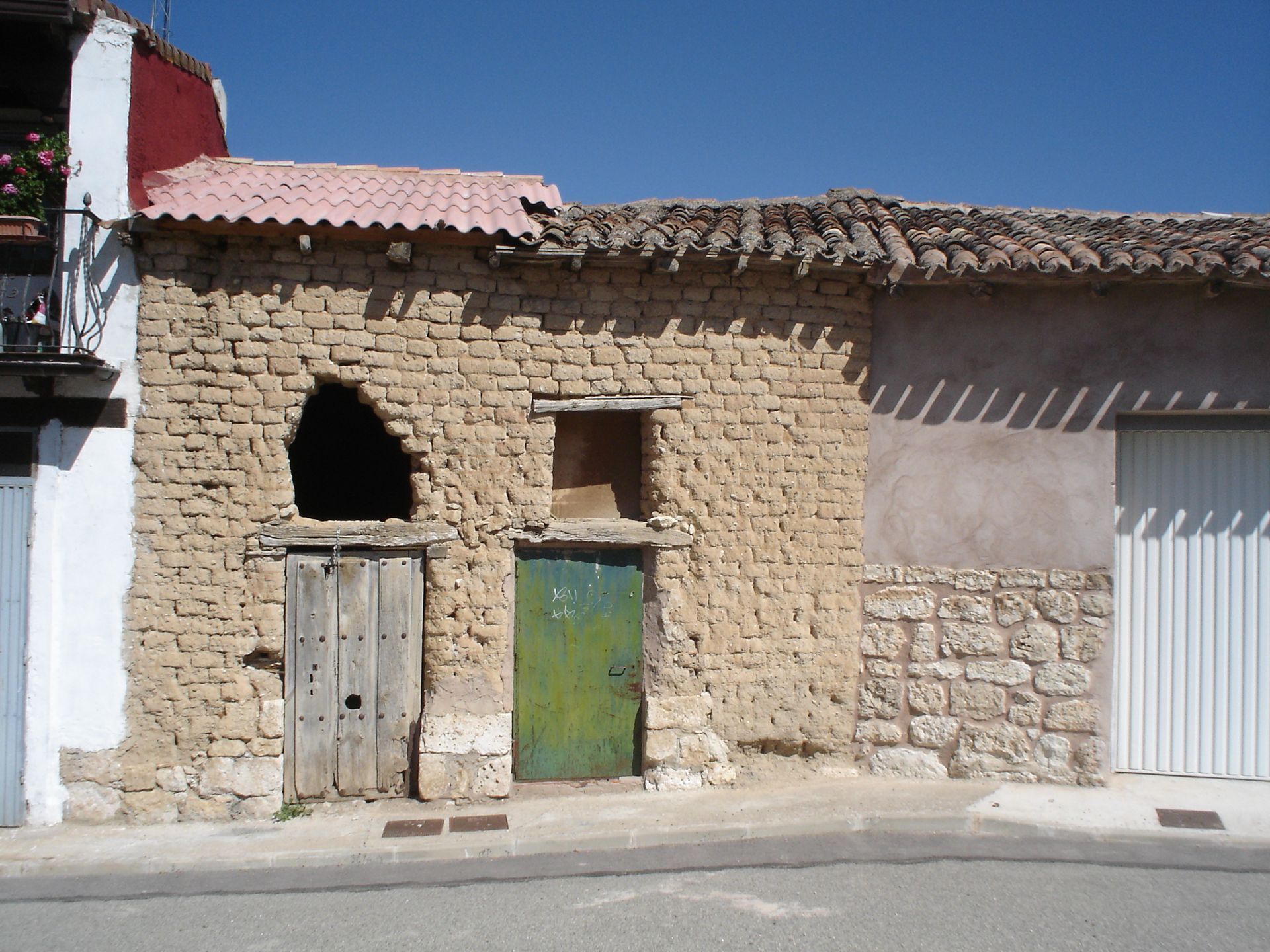 Un paseo por el casco antiguo y su caserío tradicional