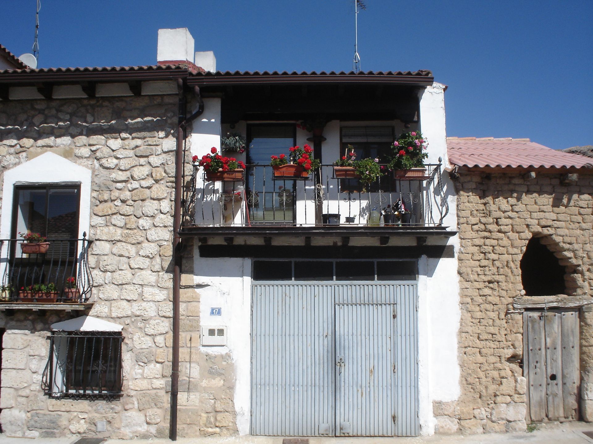 Un paseo por el casco antiguo y su caserío tradicional