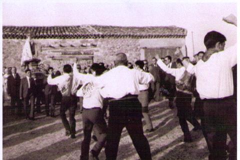 Bailando a nuestra Virgen
